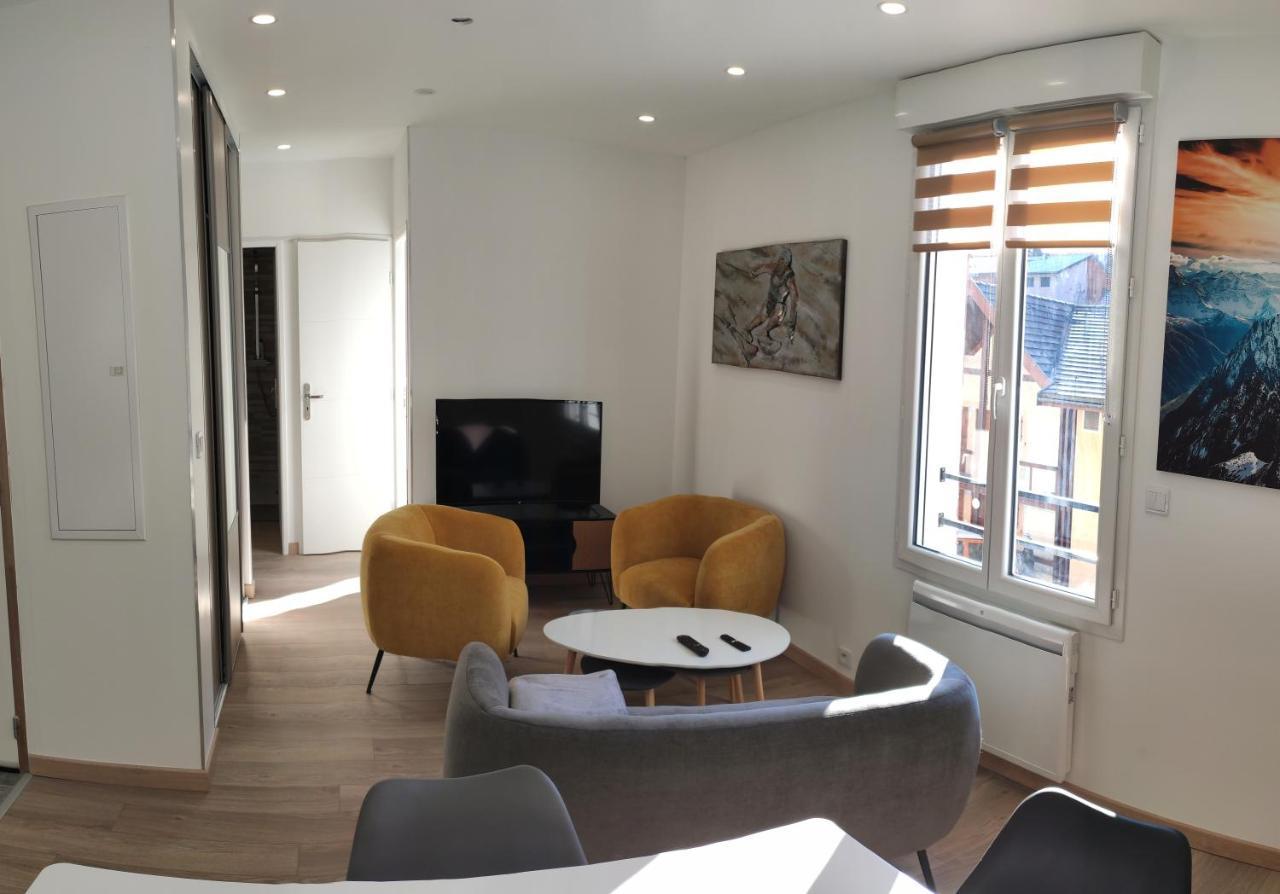 Joli appartement rénové avec terrasse Brides-les-Bains Esterno foto