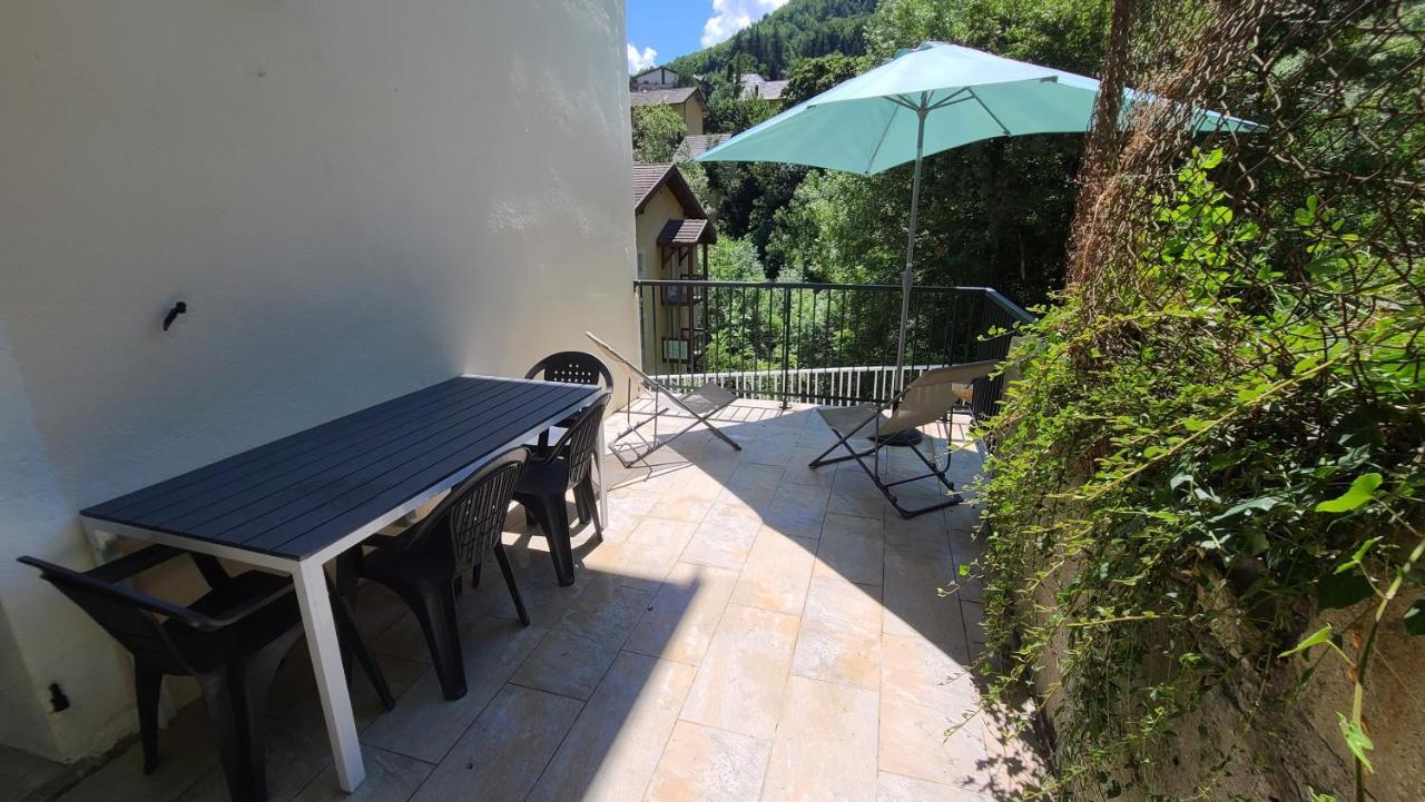 Joli appartement rénové avec terrasse Brides-les-Bains Esterno foto